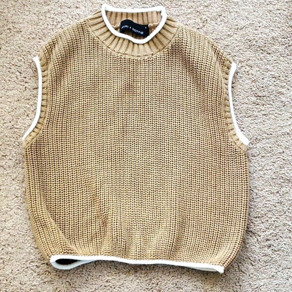 Mimi & dottie tan vest